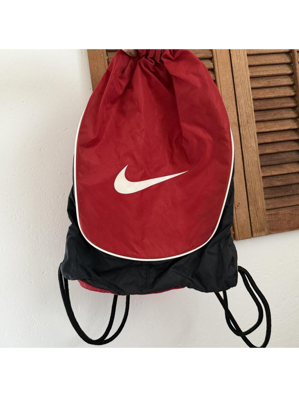 Small drawstring Nike red white black logo check go bag pack